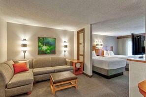 Premium bedding, down comforters, in-room safe, desk