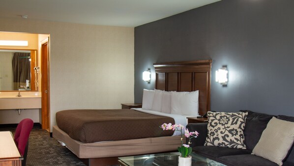 熨斗/熨衣板、免費無線上網、鬧鐘