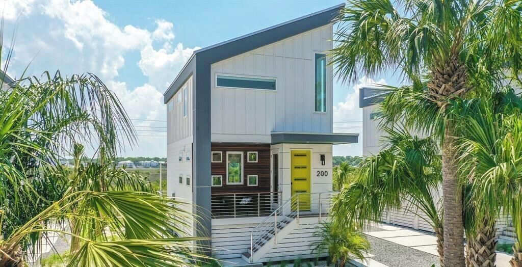 200 San Sebastian River House | Premium bedding, individually decorated, individually furnished