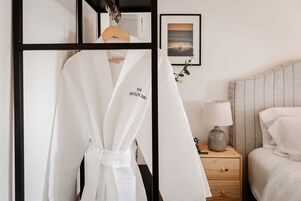 Roupas de cama premium, frigobar, individualmente decorados