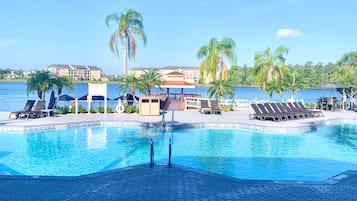 5 outdoor pools, pool umbrellas, sun loungers