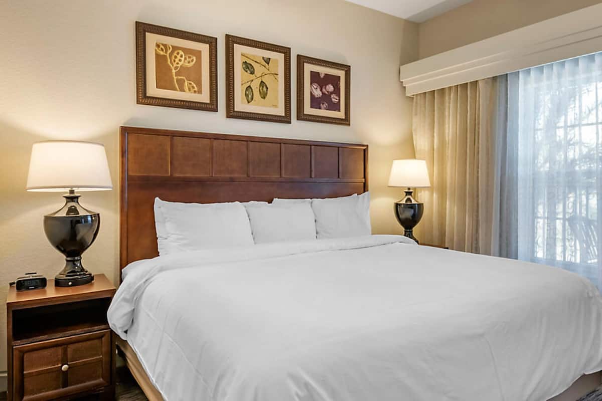 1 bedroom, in-room safe, iron/ironing board, free WiFi