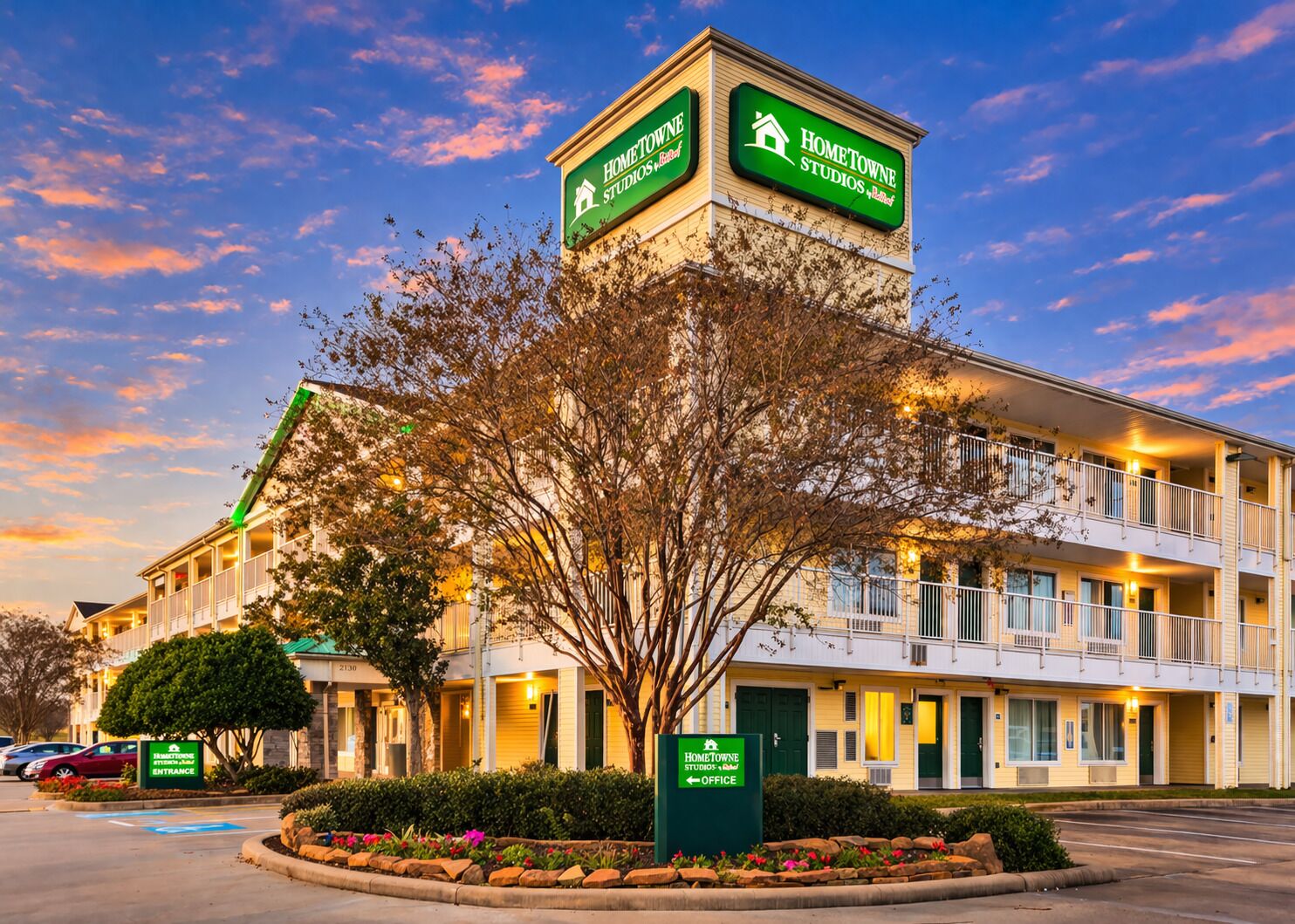 Foto - HomeTowne Studios by Red Roof Houston - West Oaks/ Energy Corridor