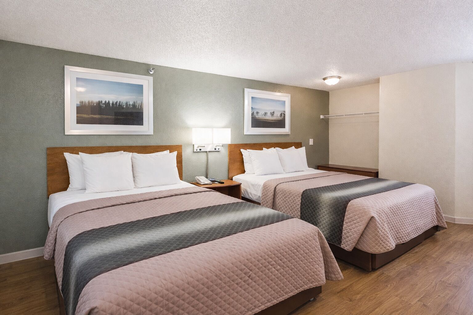 Estudi estàndard, 2 llits de matrimoni, no fumadors | Wifi gratuïta i roba de llit 