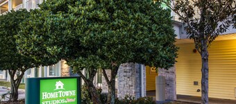HomeTowne Studios by Red Roof Houston - West Oaks/ Energy Corridor