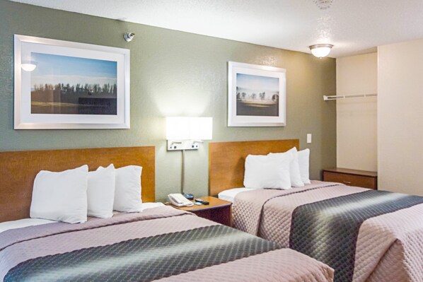 Estudio estándar, 2 camas Queen size, para no fumadores | Wifi gratis y ropa de cama 