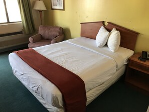 スタンダード ルーム クイーンベッド 1 台 禁煙