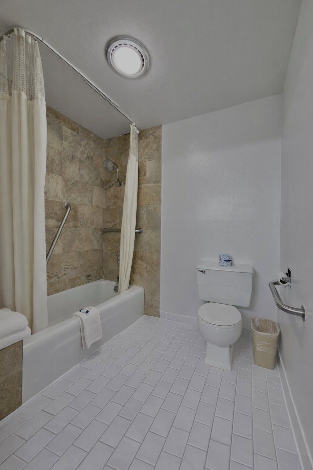 Foto - Discovery Inn