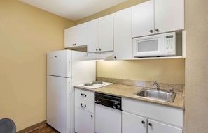 Deluxe Studio, Multiple Beds, Accessible, Non Smoking