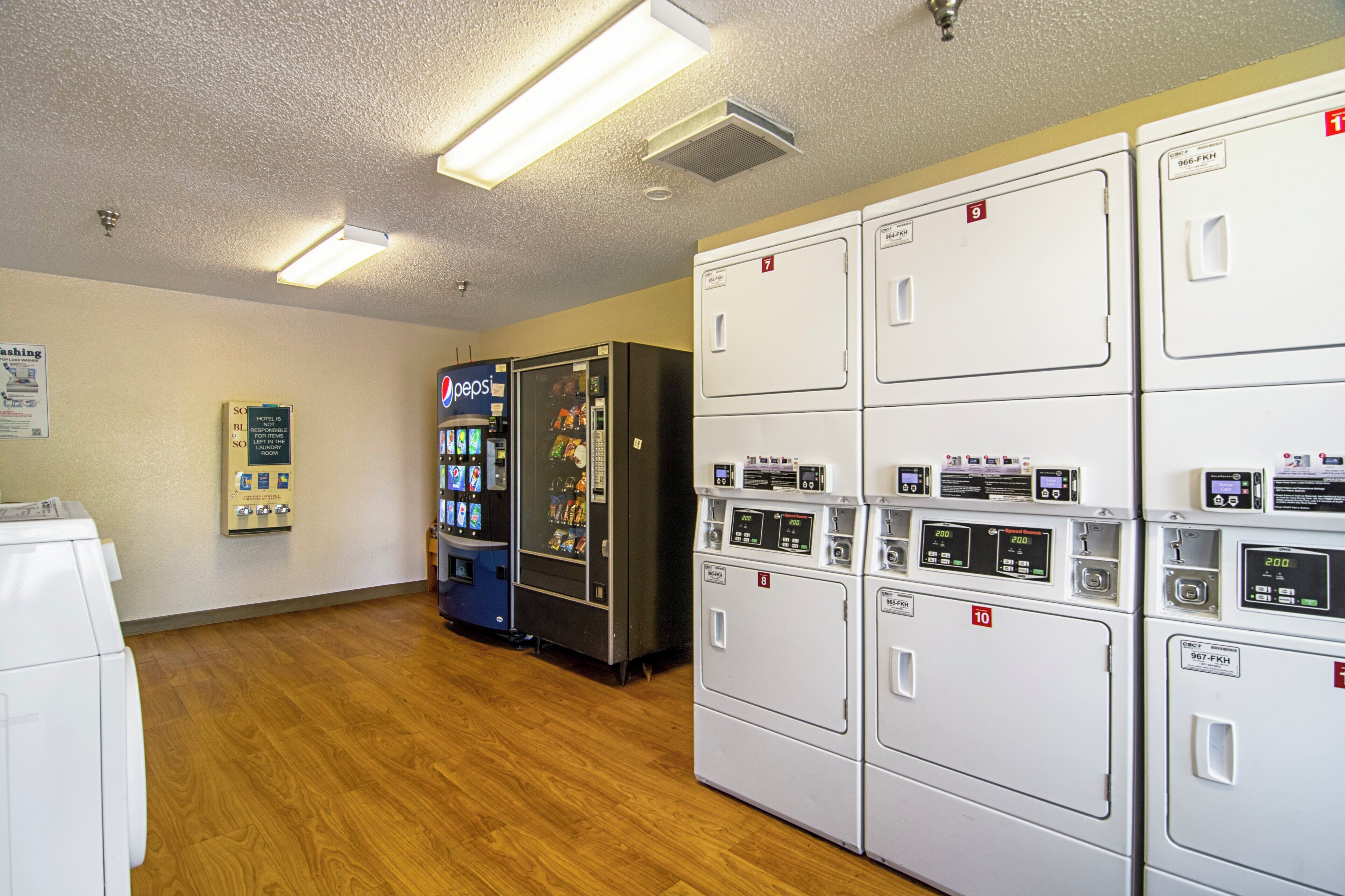 Foto - HomeTowne Studios by Red Roof Chicago - Waukegan