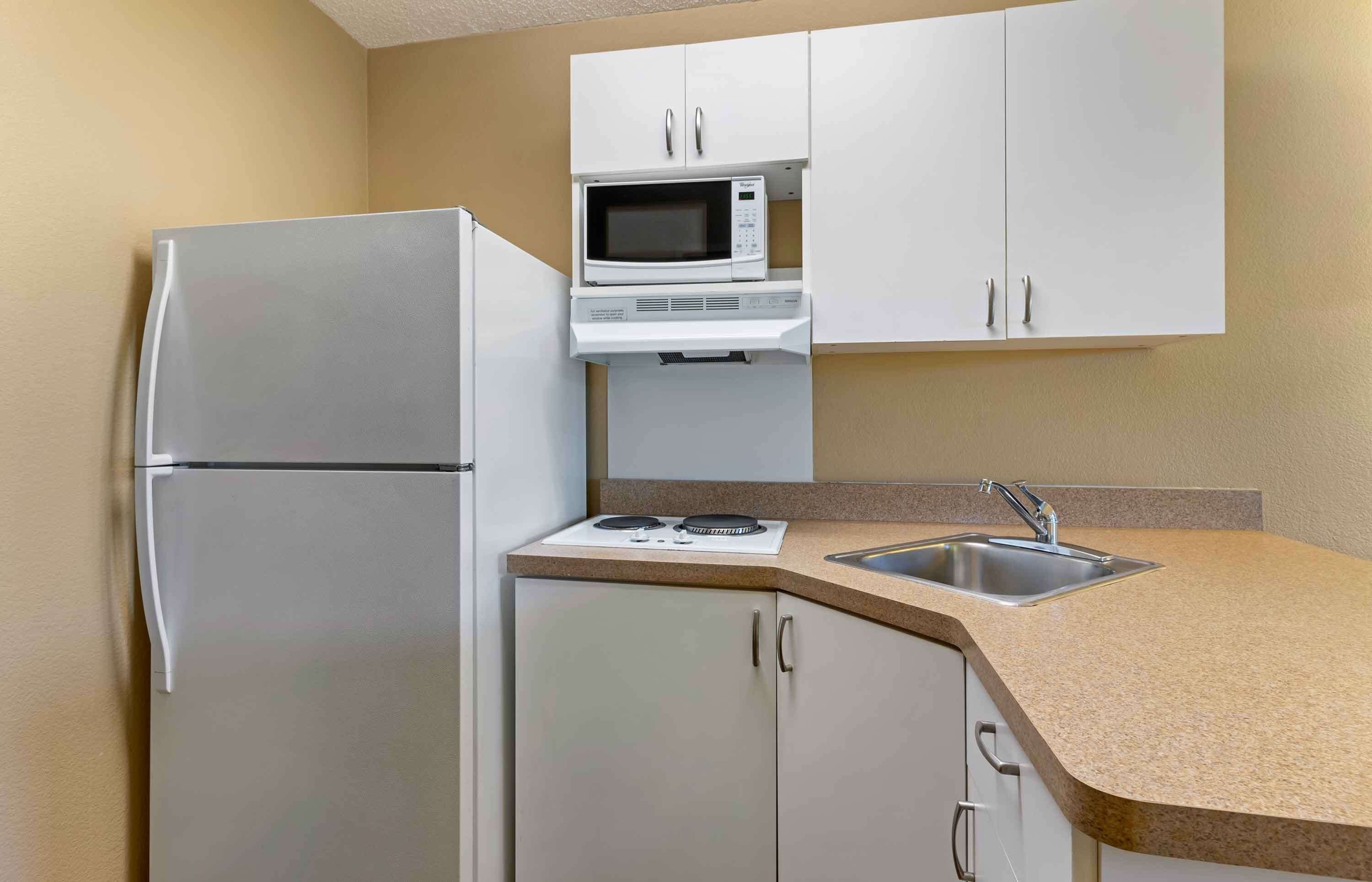 Studio, 2 Double Beds, Non Smoking | Private kitchen | Fridge, microwave, stovetop, coffee/tea maker