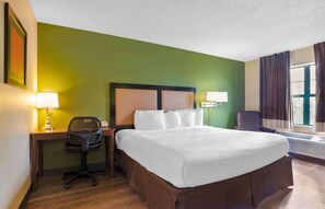 Deluxe Studio, 1 King Bed with Sofa bed, Non Smoking | Desk, iron/ironing board, free WiFi, bed sheets - Extended Stay America Suites Boston Woburn (Woburn)