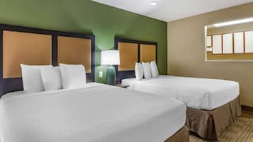 Deluxe Studio, Multiple Beds, Non Smoking | Desk, iron/ironing board, free WiFi, bed sheets