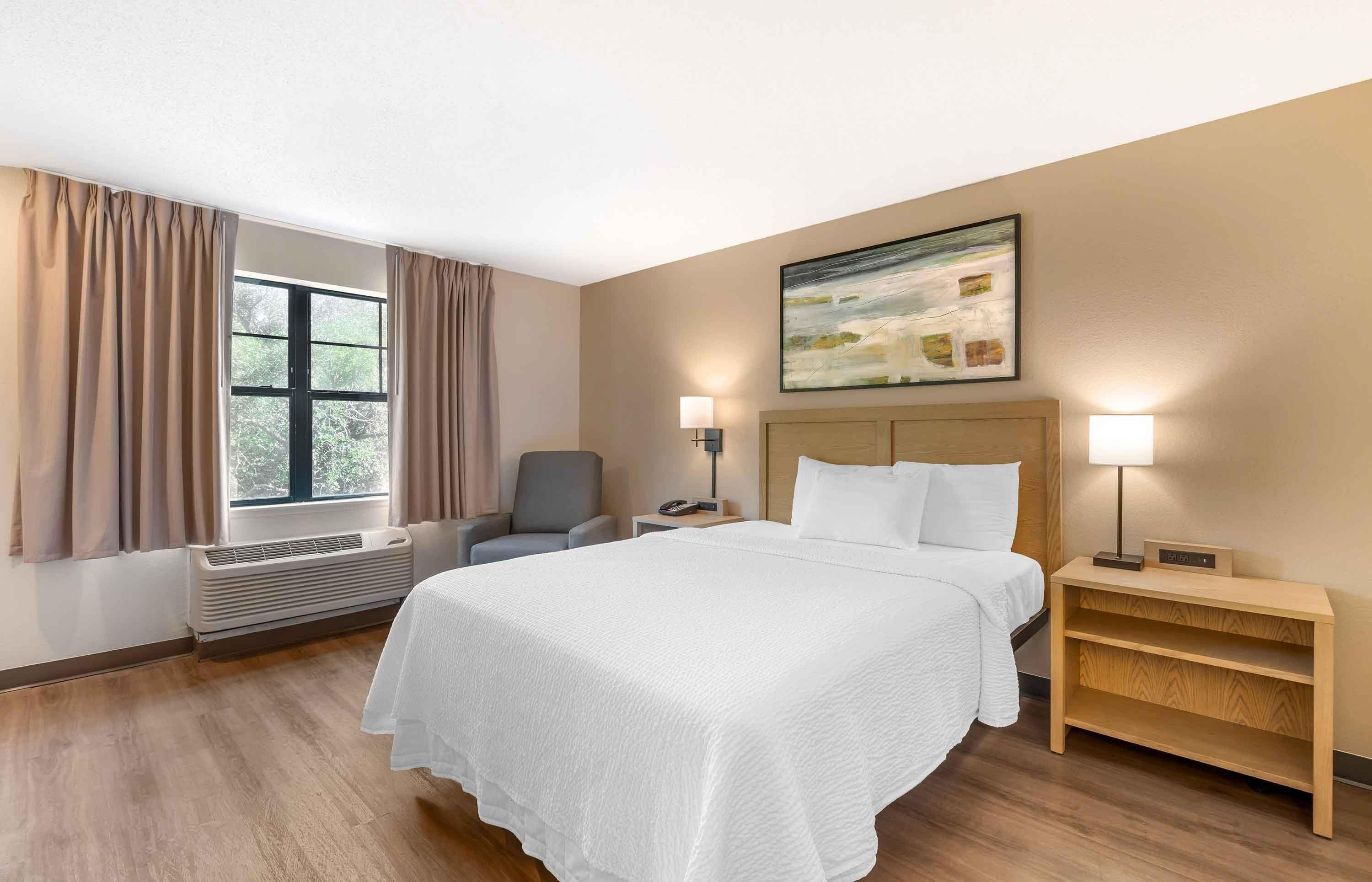Studio, 1 queensize bed, niet-roken | Een bureau, verduisterende gordijnen, een strijkplank/strijkijzer