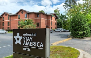 Exterior - Extended Stay America Select Suites - Raleigh - Cary - Regency Parkway S (Cary)