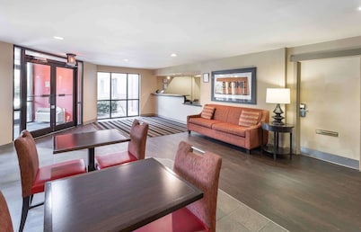 Extended Stay America Select Suites - Raleigh - Cary - Regency Parkway S