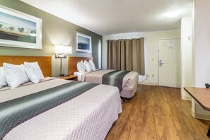 Desk, laptop workspace, free WiFi, bed sheets - HomeTowne Studios by Red Roof Houston - Northwest (Houston)