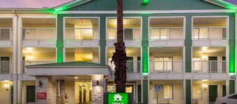 休士頓 - 西北家鄉開放式客房紅屋頂酒店