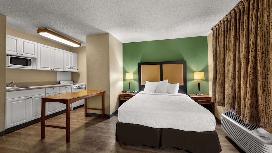 Suburban Studios Houston North I-45