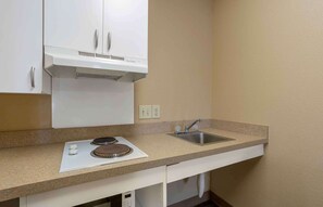 Studio, 1 Queen Bed, Accessible, Non Smoking | Desk, laptop workspace, iron/ironing board, free WiFi
