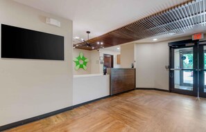 Lobby - Extended Stay America Select Suites - Charlotte - University Place (Charlotte)