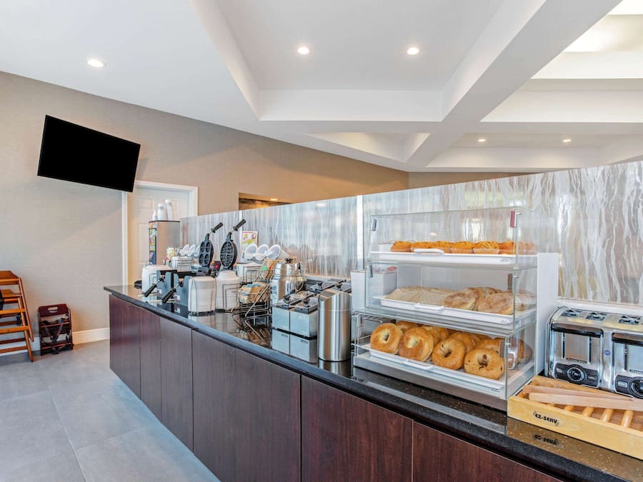 Tägliches inbegriffenes Frühstück zum Mitnehmen