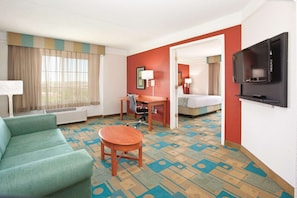 Premium bedding, desk, blackout curtains, iron/ironing board - La Quinta Inn & Suites by Wyndham Colorado Springs South AP (Colorado Springs)