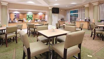 Desayuno continental incluido todos los días