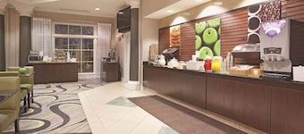 La Quinta Inn & Suites by Wyndham Pueblo