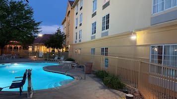 Seasonal outdoor pool
