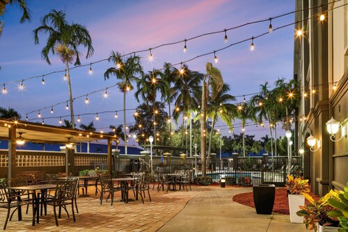 La Quinta Inn & Suites by Wyndham Miami Airport West