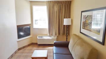 Suite, 1 Queen Bed with Sofa bed, Non Smoking
