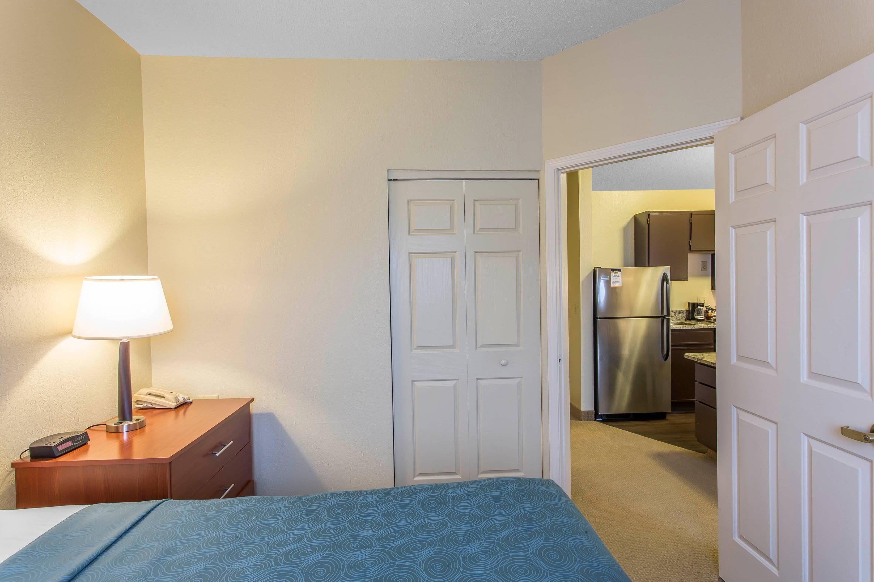 Suite, 1 Queen Bed, Accessible, Non Smoking (Efficiency) | Desk, laptop workspace, iron/ironing board, free cots/infant beds