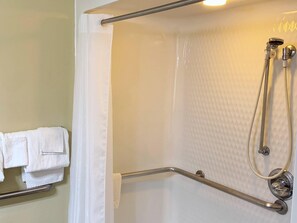 Escritorio y espacio para trabajar con laptop 