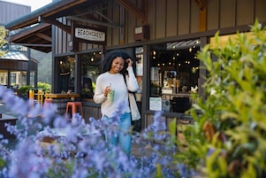 Breakfast, lunch, dinner served; alfresco dining