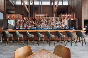2 bars/lounges - Salishan Coastal Lodge (Gleneden Beach)