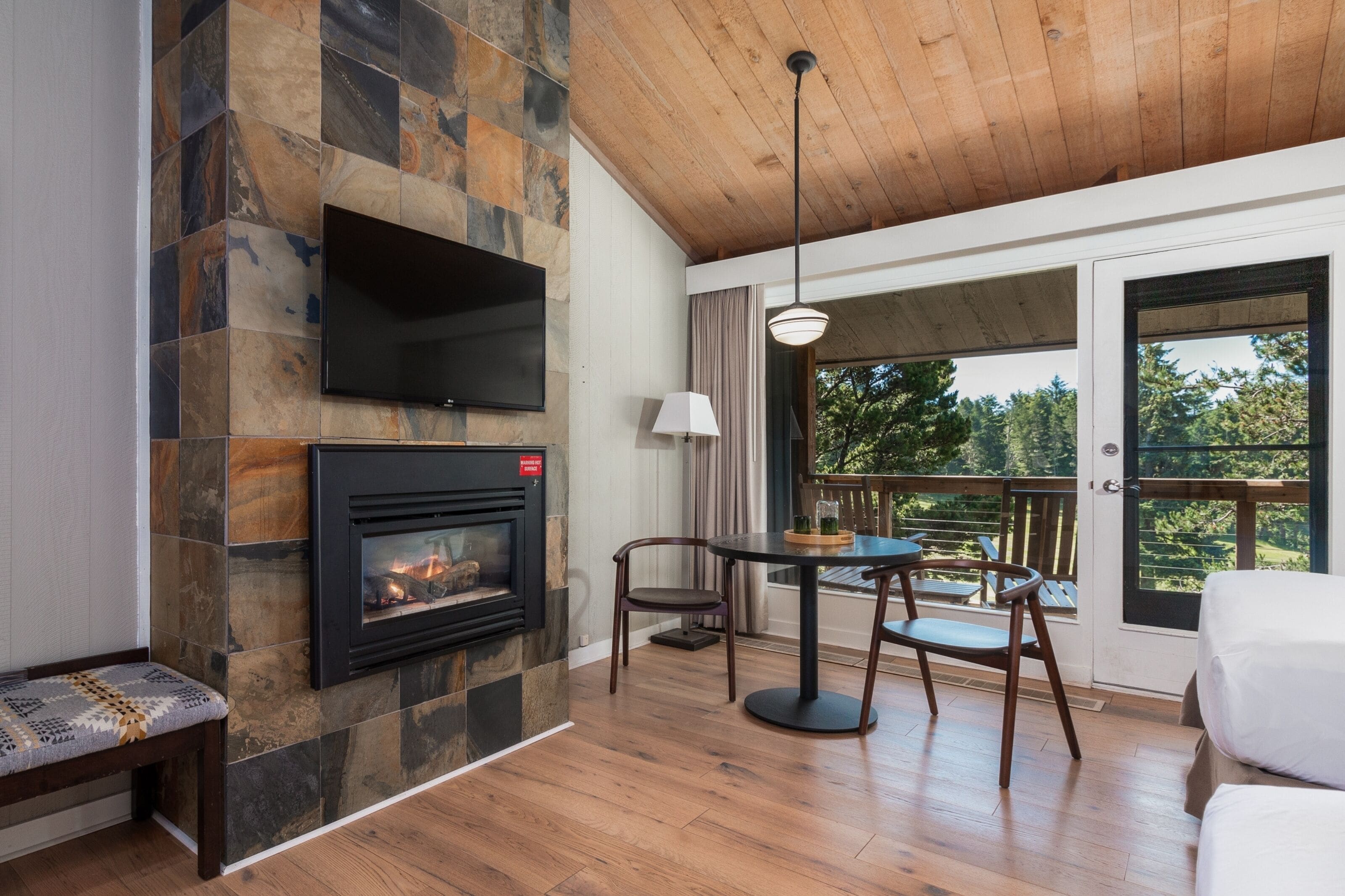 premium bedding, in-room safe, iron/ironing board, bed sheets