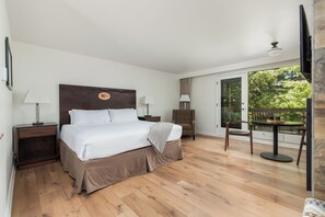 Premium bedding, in-room safe, blackout drapes, iron/ironing board - Salishan Coastal Lodge (Gleneden Beach)
