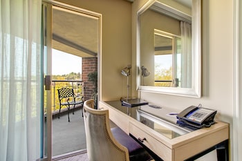 Suite, 1 King Bed (Kirkland) | Egyptian cotton sheets, premium bedding, down comforters, pillowtop beds at Woodmark Hotel and Still Spa