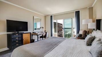 Room, 1 King Bed, Balcony (Lakefront) | Egyptian cotton sheets, premium bedding, down comforters, pillowtop beds