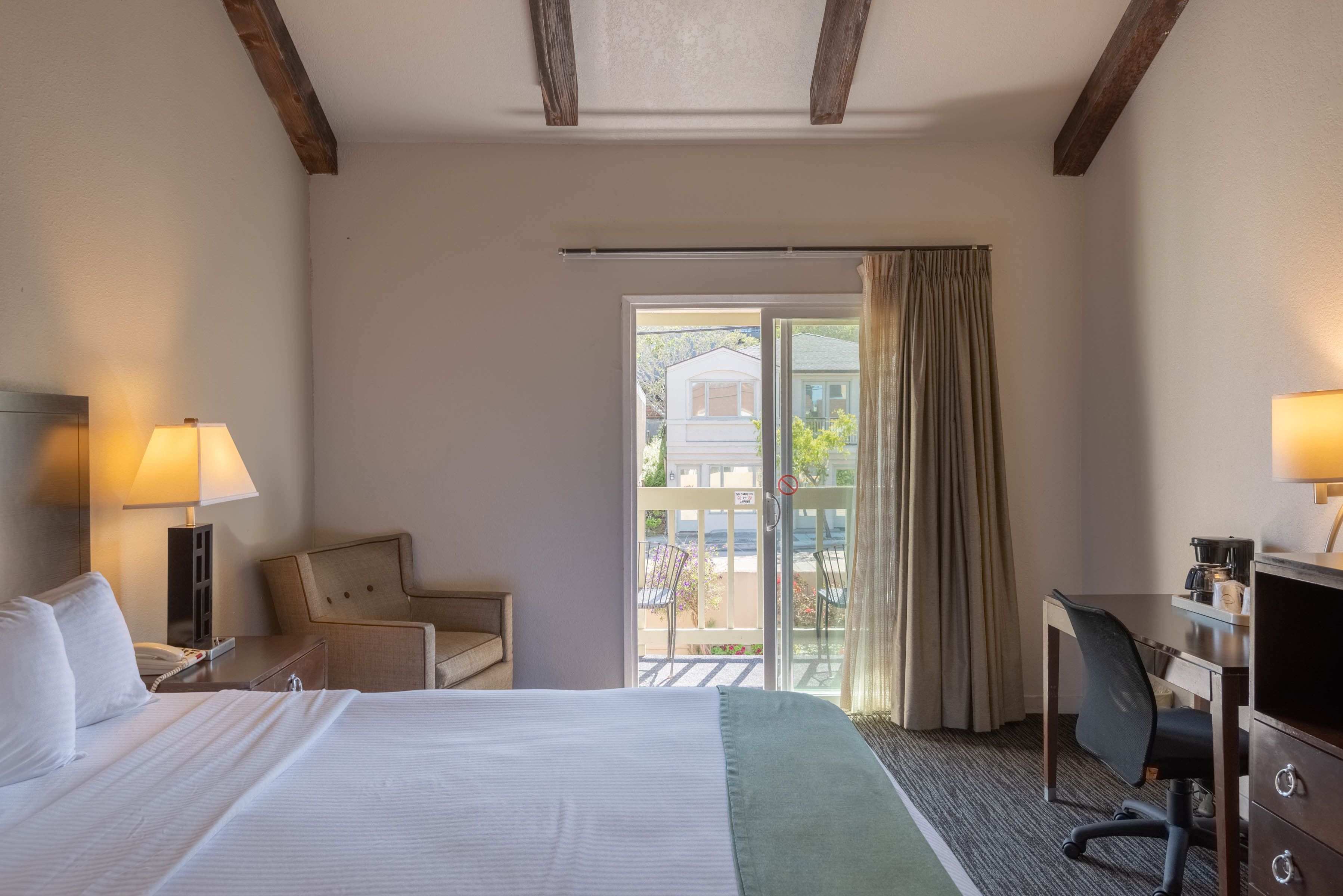 deluxe room, 1 king bed | 1 bedroom, premium bedding, down duvets, desk