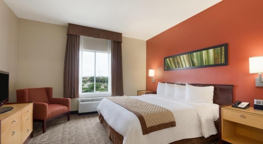 1 bedroom, in-room safe, desk, blackout curtains