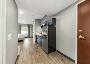 1 bedroom, in-room safe, desk, blackout drapes