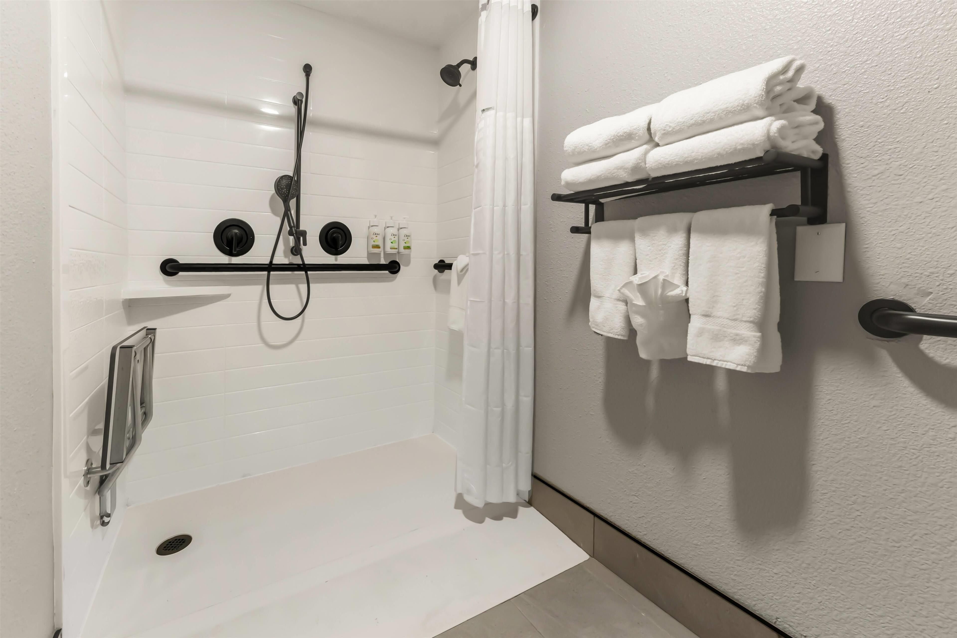 1 bedroom, in-room safe, desk, blackout curtains