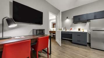 1 bedroom, in-room safe, desk, blackout drapes