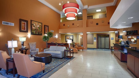 Reception. Best Western Plus Fresno Inn