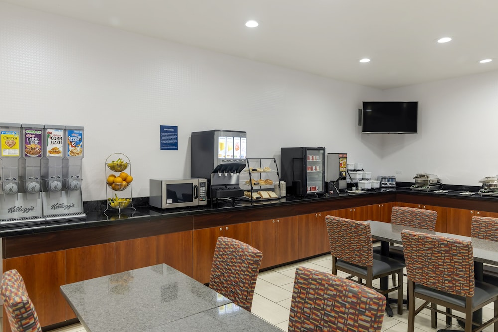 Best Western Plus Fresno Inn photo 7