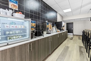 Free daily continental breakfast 