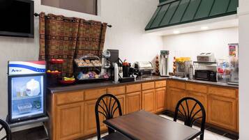 Free daily buffet breakfast