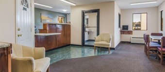 Rodeway Inn & Suites